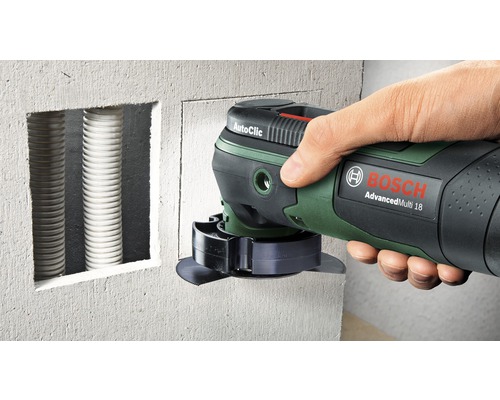 Bosch AdvancedMulti 18 multifunctioneel gereedschap in gebruik