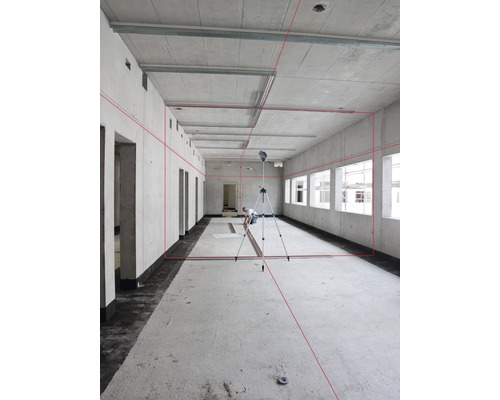 Interieur in ruwbouw met laser voor bouwwerkzaamheden