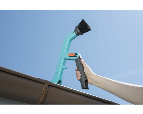 Dakgootborstel voor het reinigen van dakgoten