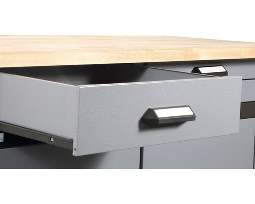 Open lade van een werkbank