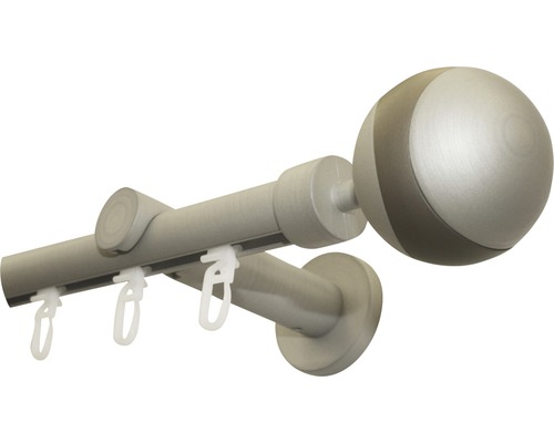 Gordijnroede met bolvormig uiteinde en gordijnrollen