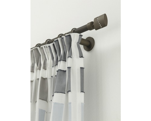 Dubbele gordijnroede met gordijn