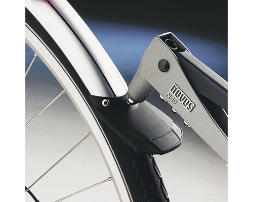 Fietsspatbordmontage met popnageltang