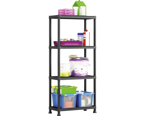 Zwart kunststof rek met vier niveaus en diverse opbergartikelen.