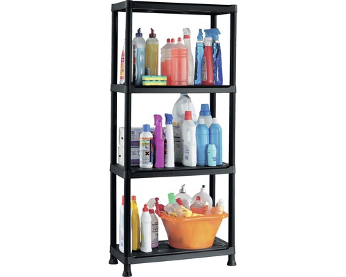 Zwart kunststof rek met vier niveaus gevuld met schoonmaakspullen.