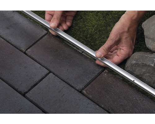 Bestrating leggen met een kantprofiel