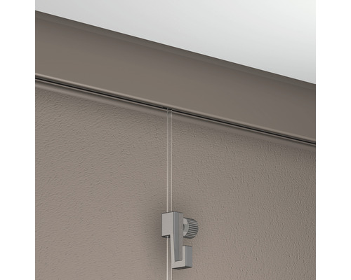 Gordijnrail met bevestiging aan wand en plafond