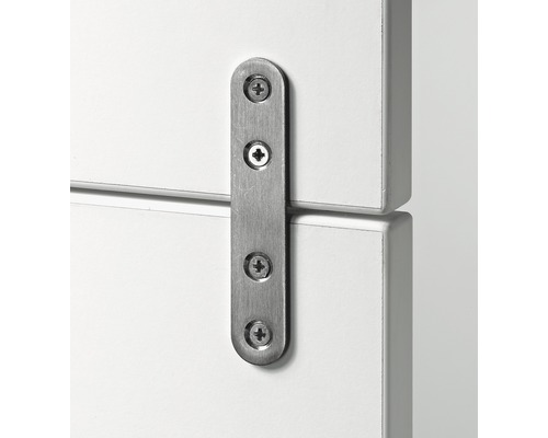 Metalen verbindingsstuk met vier schroeven voor het bevestigen van twee meubelstukken.