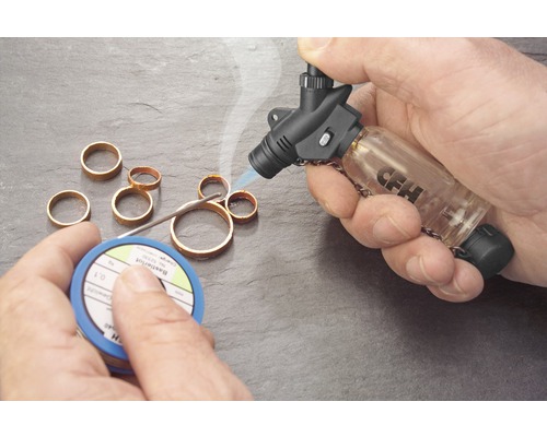 Koperen ringen solderen met een gasbrander en soldeerdraad