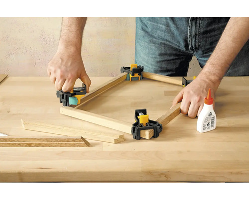 Gebruik van hoekklemmen voor het lijmen van een houten frame