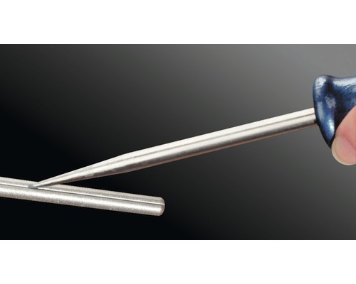 Aal met handvat en metalen punt voor het voorprikken van gaten