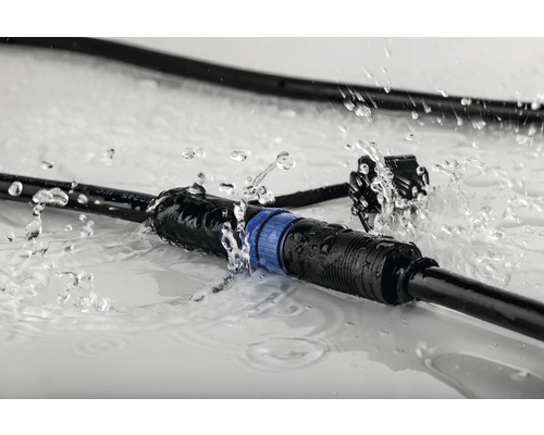 Waterdichte kabelconnector met kabel onder water