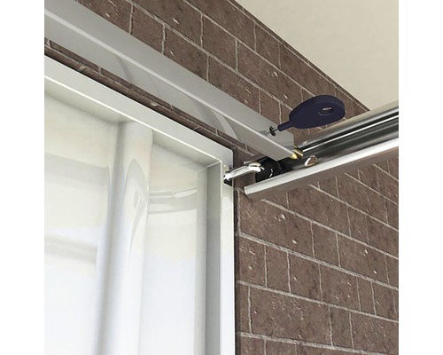 Schuifdeurbeslag op een bakstenen muur