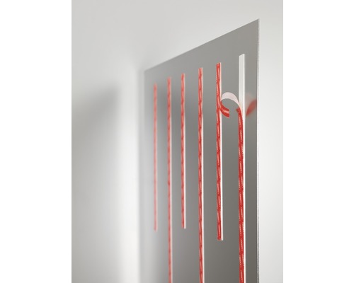 Achterkant van een spiegel met plakstrips