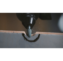 Rotatiegereedschap dat een gat in een materiaal freest