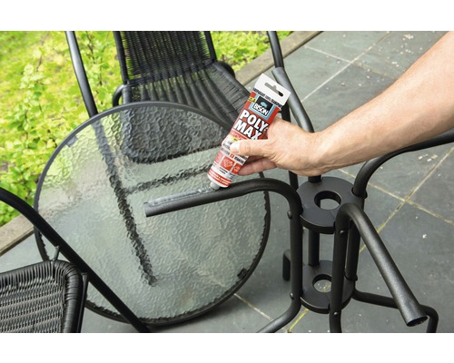 Toepassing van Bison Poly Max lijm op een metalen tafel