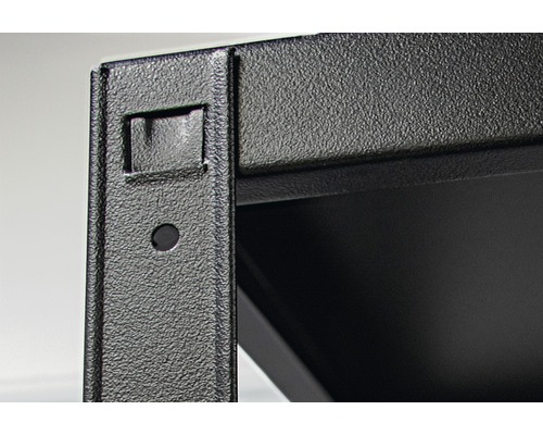 Detail van een zwart metalen rek