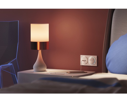 Nachtkastje met lamp en USB-stopcontact