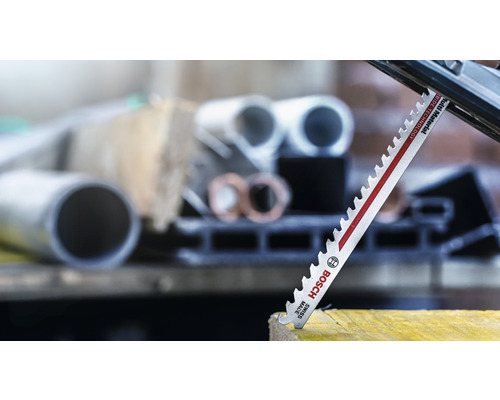 Bosch Logo. Decoupeerzaagblad snijdt hout.