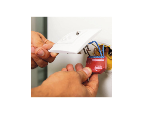 Installatie van een smarthome relais achter een lichtschakelaar.