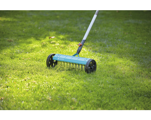 Gardena gazonbeluchter met wielen op gazon