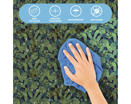 Reiniging van een waterdicht en vuilafstotend vinylbehang met bladerenmotief.