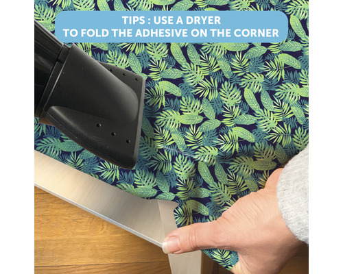 Toepassingstip voor folie: gebruik een föhn om de lijm op de hoek te vouwen.