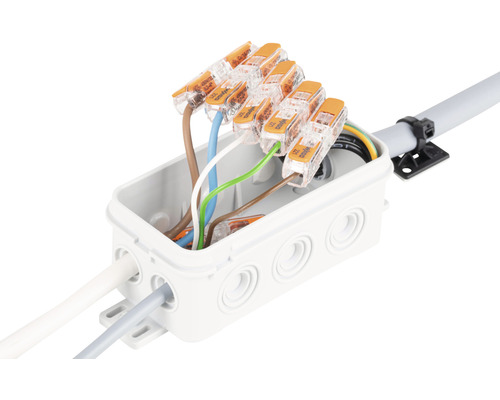 Aftakdoos met verbindingsklemmen en elektriciteitskabels