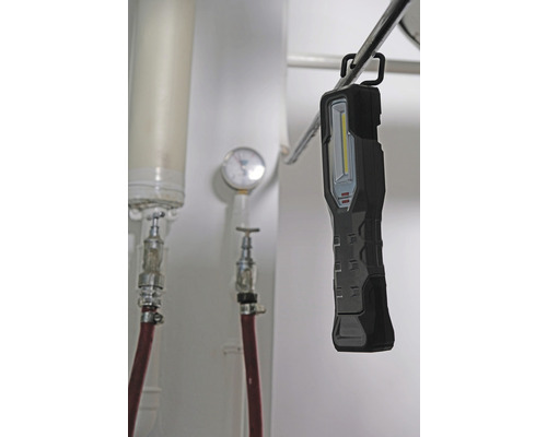 Zwarte werklamp met haak om op te hangen