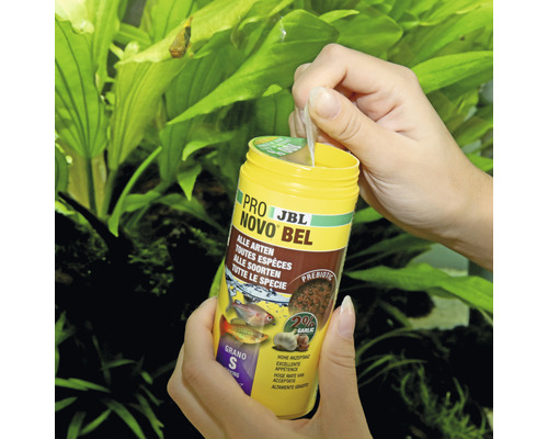 JBL Novo Bel visvoercontainer wordt geopend