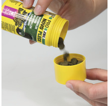 JBL Novo Pleco voedertabletten voor meervallen worden in een gele deksel gegoten.