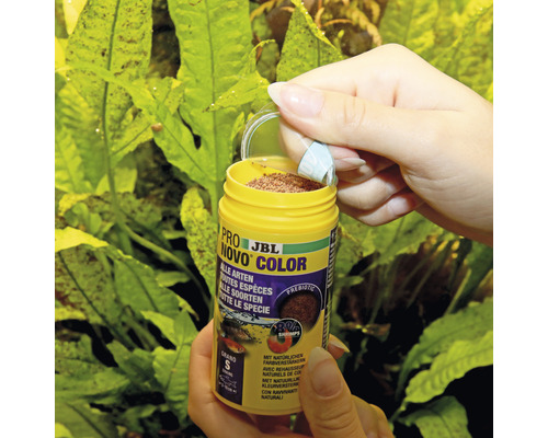 JBL Novo Color visvoer voor alle soorten vis wordt geopend