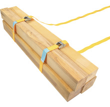 Houten latten gebundeld met spanband