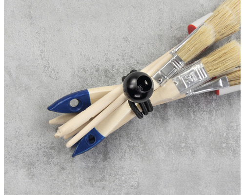 Gebundelde verfkwasten met houten handgrepen