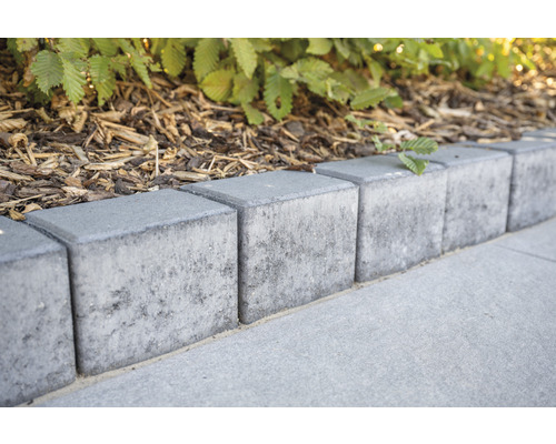 DIEPHAUS Palissade iMount Corner grijs, 16,5x12x40 cm Rij grijze gazonrandstenen van beton in de tuin