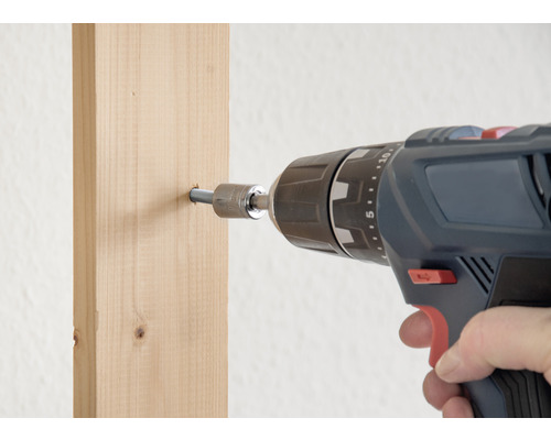 Accuboormachine schroeft schroef in hout