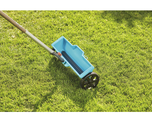 Gazonstrooier voor gazononderhoud op gazon