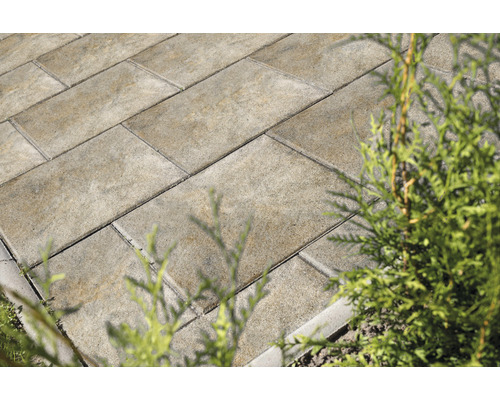 Bestrating met straatstenen in de buitenruimte