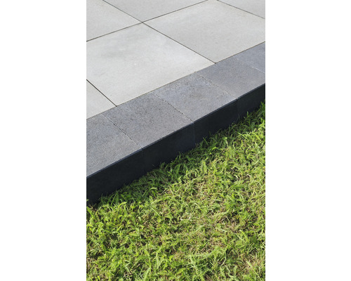 Terras met gazonrand