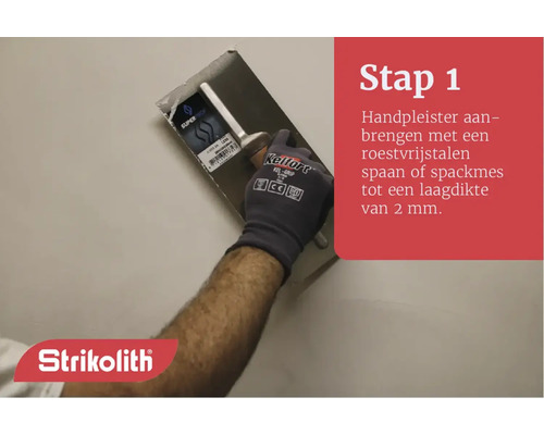 Aanbrengen van handpleister met een roestvrijstalen spaan