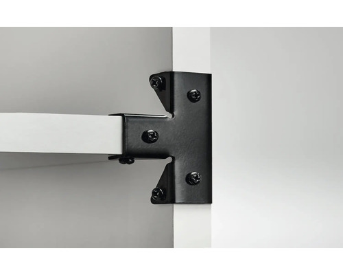 Detailopname van een plank met hoekbeugel voor bevestiging