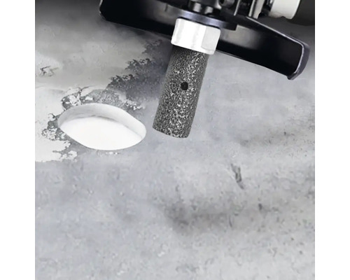 Kernboor boort gat in beton