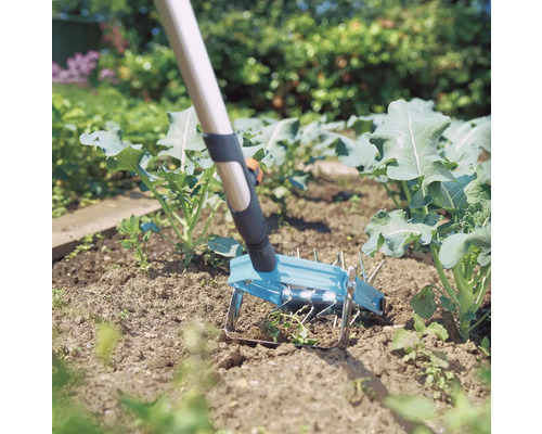 Tuingereedschap voor bodembewerking in de tuin
