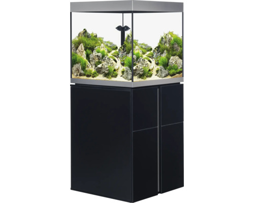 Aquarium met onderkast, gedecoreerd met planten en stenen