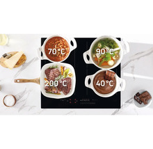 Inductiekookplaat met vier pannen en koekenpannen die op verschillende temperaturen koken.