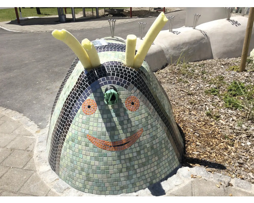 Mozaïek rups als speeltoestel