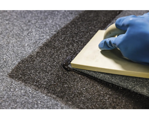 Aanbrengen van afdichtmiddel met een plamuurmes