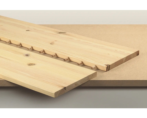 Twee houten planken met deuvelverbinding