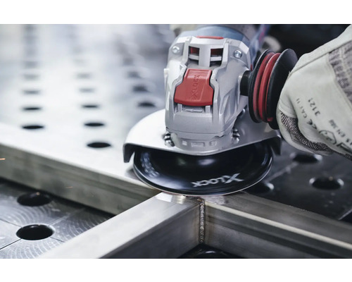 Metaalbewerking met een haakse slijper met X-Lock-systeem