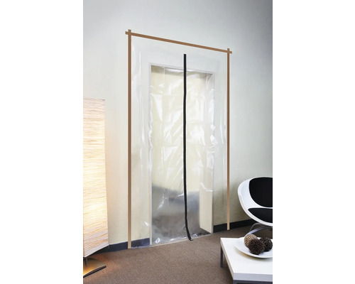 Kamer met stofwerende deurfolie voor renovatie